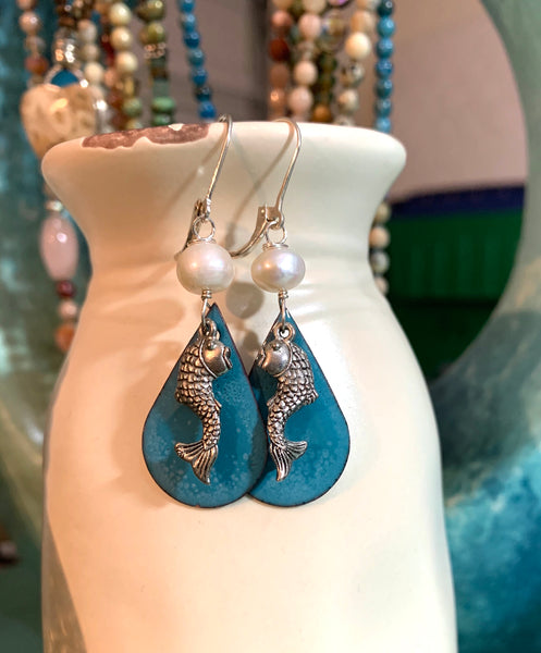 Here Fishy earrings